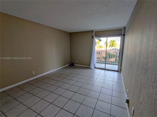 apt-310e-4550 Nw 9th St, Miami, FL, 33126-2335 | Card Image