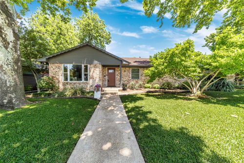 8435 Suncrest Dr, Dallas, TX, 75228-5831 | Card Image