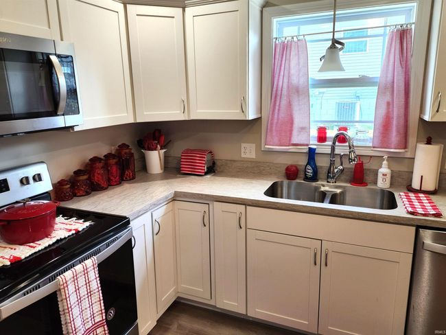 2 - 211 W Locust St, Condo with 2 bedrooms, 2 bathrooms and null parking in Fort Branch IN | Image 8