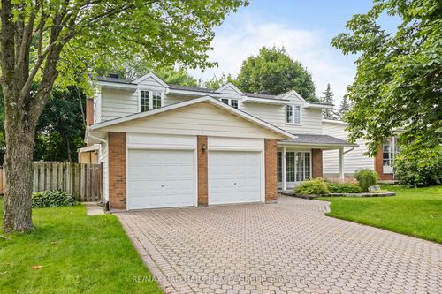 6 Centrepark Dr, Gloucester, ON, K1B3C1 | Card Image
