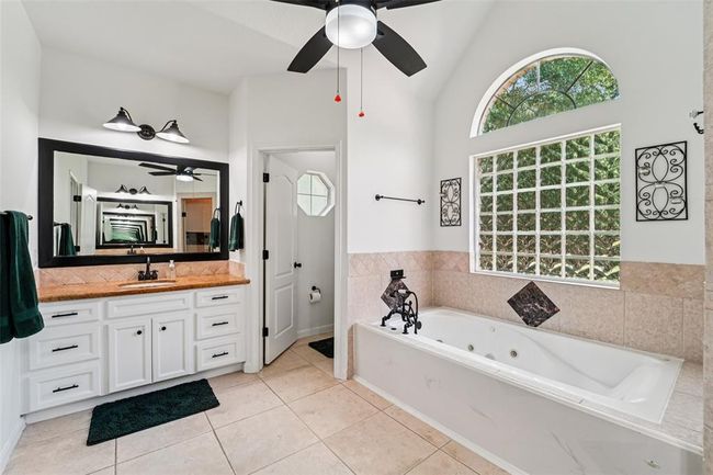 21885 Lost Mdw, House other with 4 bedrooms, 4 bathrooms and 7 parking in New Caney TX | Image 22