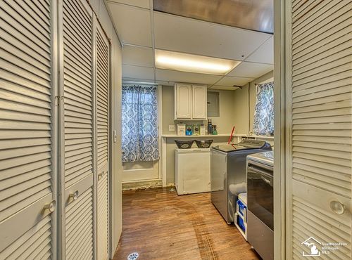 23469 Astrid Ln, Rockwood, MI, 48173-1202 | Card Image