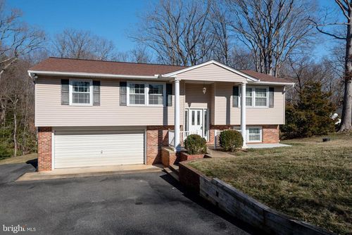 22362 Armstrong Dr, LEONARDTOWN, MD, 20650-2615 | Card Image