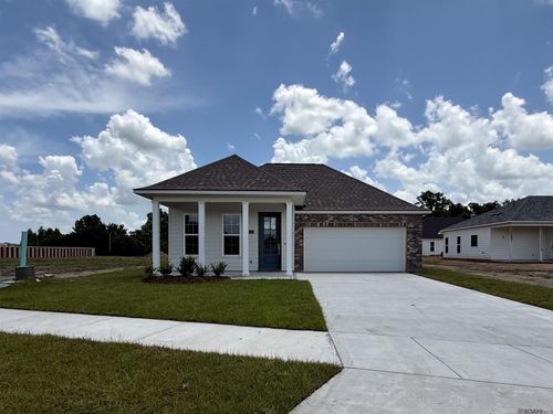9120 Parkway Dr, Baton Rouge, LA, 70810-7017 | Card Image