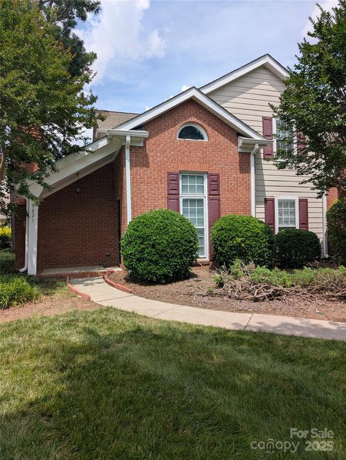 9221 N Vicksburg Park Ct, Charlotte, NC, 28210-7637 | Card Image