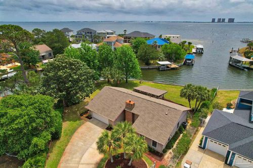 1090 Park Ln, Gulf Breeze, FL, 32563-3332 | Card Image