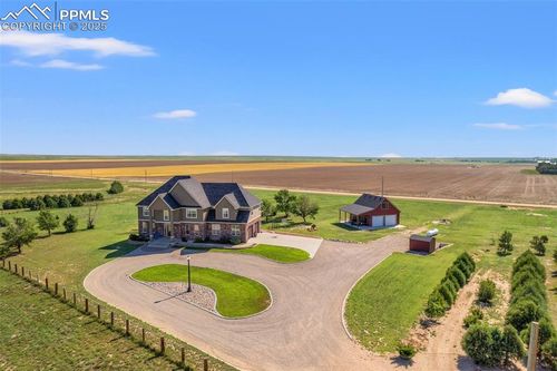 15915 County Rd W, Weldona, CO, 80653-8323 | Card Image