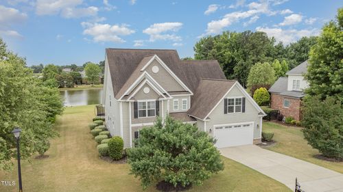 121 Stone Nut Trl, Fuquay Varina, NC, 27526-3501 | Card Image