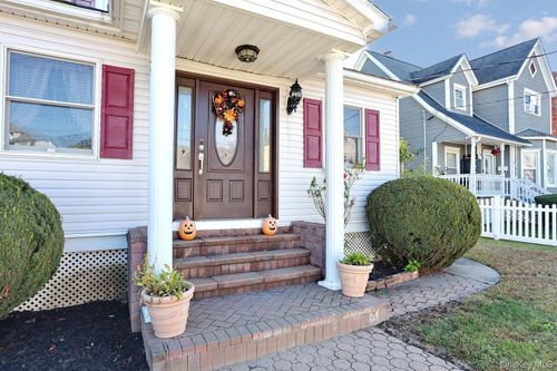 16 Demarest Ave, West Haverstraw, NY, 10993-1314 | Card Image