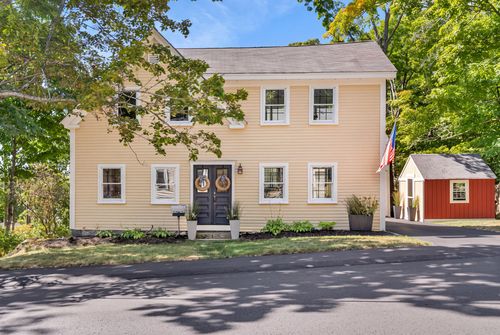 12 Peabody St, North Reading, MA, 01864-2434 | Card Image
