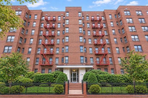 3g-141-60 84th Road, New York, NY, 11435 | Card Image