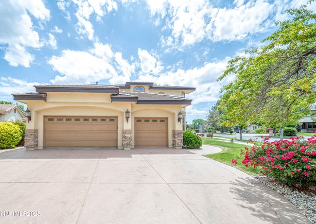 6752 Eagle Wing Cir, House other with 6 bedrooms, 5 bathrooms and 3 parking in Sparks NV | Image 6