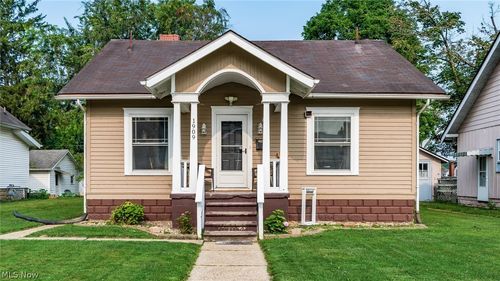 1909 Hazel Ave, Zanesville, OH, 43701-2219 | Card Image