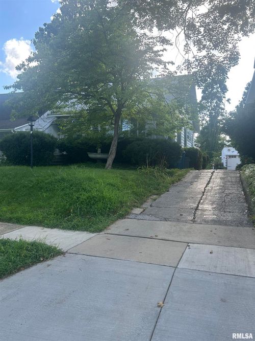 1453 N 3rd St, Springfield, IL, 62702-2601 | Card Image