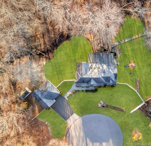 20 Tulip Ct, Moriches, NY, 11955-1900 | Card Image