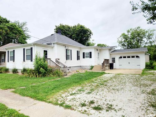 111 E 3rd Ave, Deer Creek, IL, 61733-9548 | Card Image