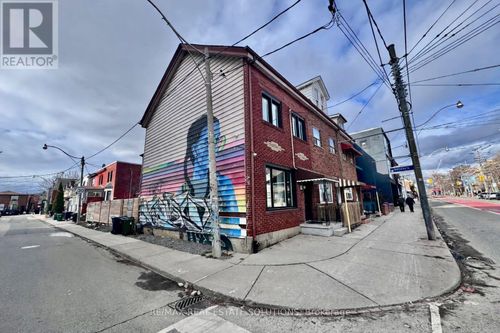 upper-206 Bathurst St, Toronto, ON, M5T2R9 | Card Image