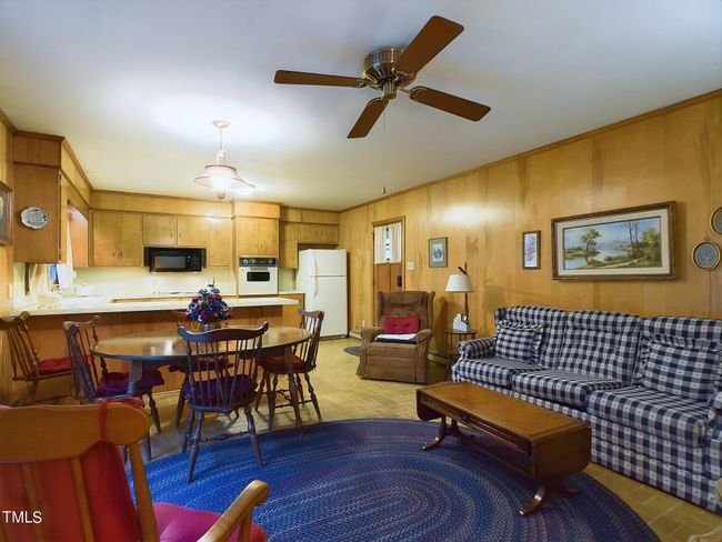 Dining area | Image 9