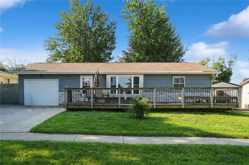 1045 Alpine Rd, Marion, IA, 52302-2830 | Card Image