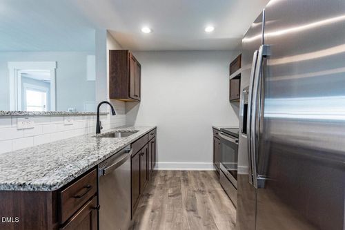 200-641 N O'Neil Street, Clayton, NC, 27520 | Card Image