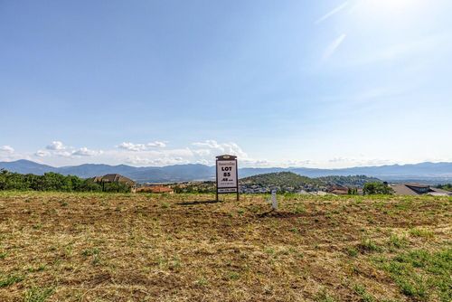 4942 Summerview Dr, Medford, OR, 97504-9539 | Card Image