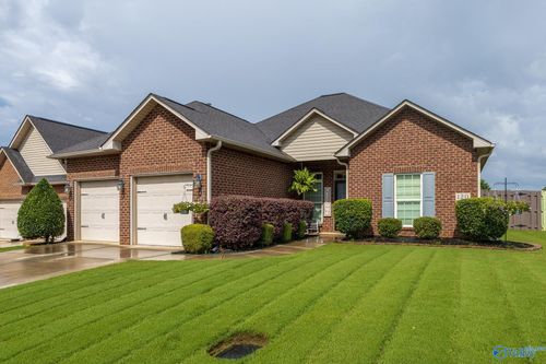 120 Somerset Park Dr, Huntsville, AL, 35811-7113 | Card Image