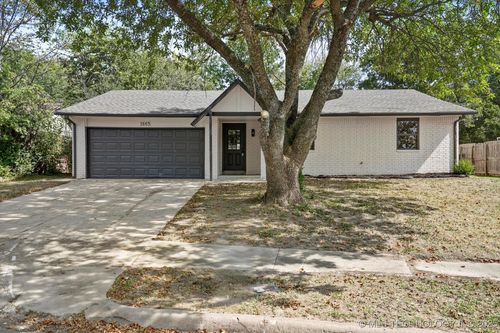 1665 S Poplar Ave, Broken Arrow, OK, 74012-5116 | Card Image