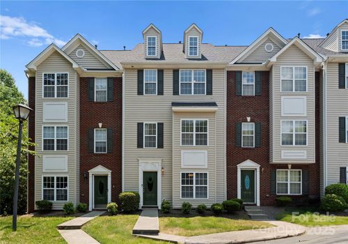 10094 Treeside Ln, Matthews, NC, 28105-7223 | Card Image
