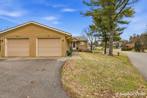 4425 N Valley Dr Ne, Grand Rapids, MI, 49525-1375 | Card Image