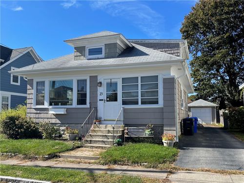 25 Elinora St, Riverside, RI, 02915-2606 | Card Image