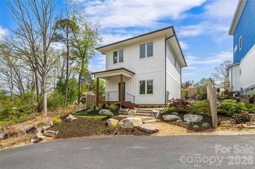 34 Fern St, Asheville, NC, 28803-2824 | Card Image