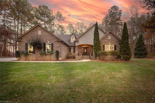 6881 Summer Hill Dr, Denver, NC, 28037-8395 | Card Image