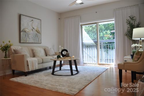 1110-630 Calvert St, Charlotte, NC, 28208-5036 | Card Image