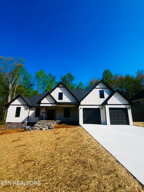 331 Shadows Lawn Dr, Athens, TN, 37303-3956 | Card Image
