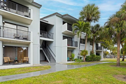 306-7070 Nw 179th St, Hialeah, FL, 33015 | Card Image