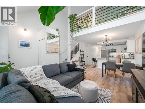 211-1390 Dilworth Cres, Kelowna, BC, V1Y4M5 | Card Image