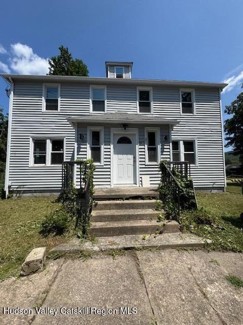 12 Backman Ave, Ellenville, NY, 12428-1122 | Card Image