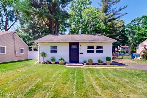 19 Harriet Street, Colonie, NY, 12205 | Card Image
