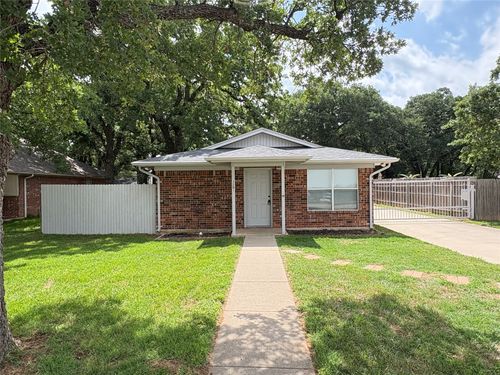 3201 S Garland St, Decatur, TX, 76234-4061 | Card Image