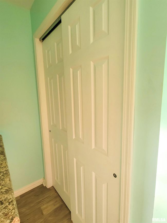 225 Hickory St, House other with 2 bedrooms, 1 bathrooms and null parking in Flora IL | Image 24