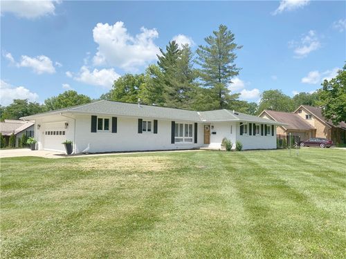2248 Seneca Dr, Charleston, IL, 61920-3835 | Card Image