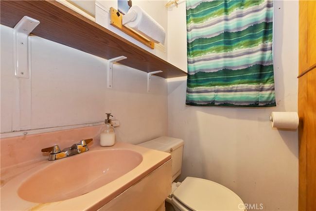 Bathroom 2 In Garage | Image 31