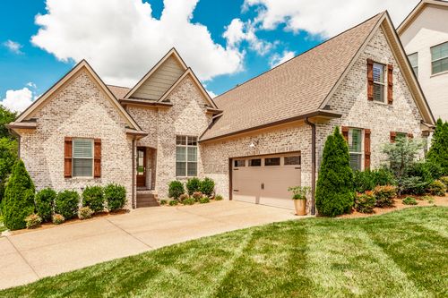 392 Arrow Ct, Hendersonville, TN, 37075 | Card Image