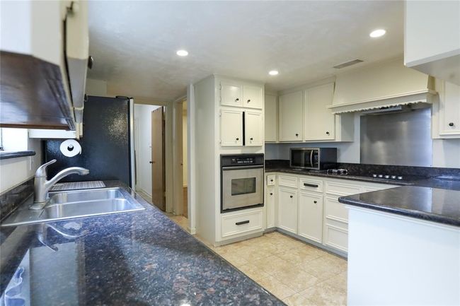 3911 Cypress Lake Dr, House other with 4 bedrooms, 2 bathrooms and 2 parking in Spring TX | Image 11
