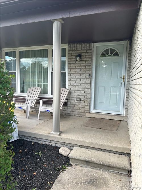 21440 Constitution St, Southfield, MI, 48076-5517 | Card Image