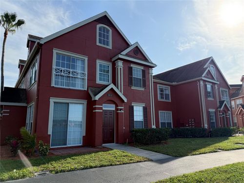 9818-9818 Lake Chase Island Way, TAMPA, FL, 33626-1948 | Card Image