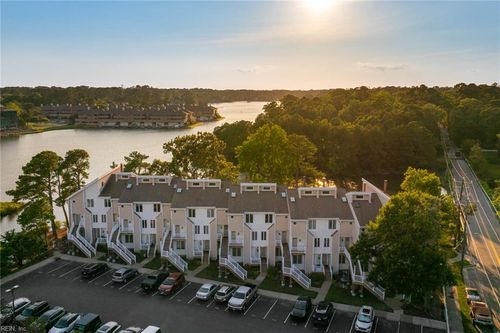 329-100 Pinewood Road, Virginia Beach, VA, 23451 | Card Image