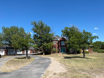 Expanded view of front entrance | Image 3