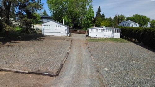 116 & 116 1/2 Spaulding Ave, Sunnyside, WA, 98944-1911 | Card Image