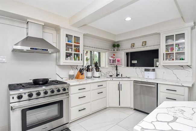 4615 W Walnut St, House other with 5 bedrooms, 4 bathrooms and 2 parking in Pearland TX | Image 14